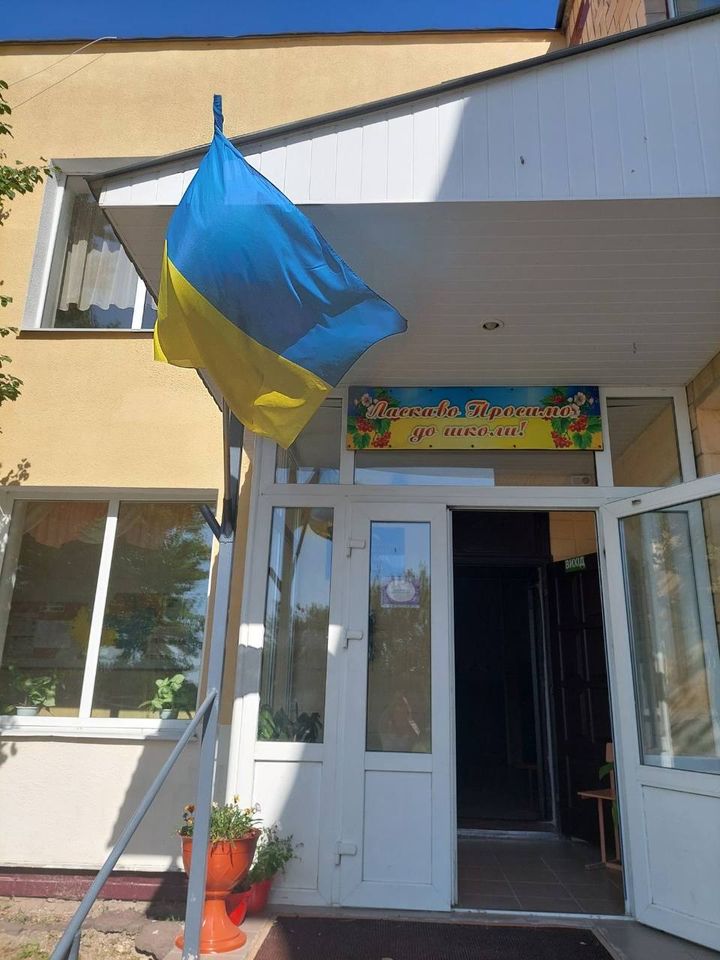 Чернігівська обласна рада закриває Сновську гімназію. Що чекає на учнів та працівників?