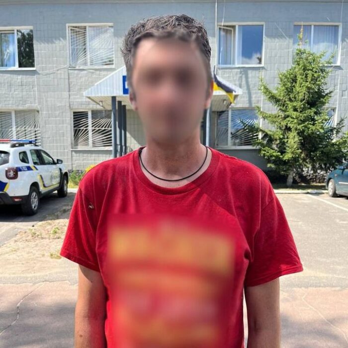 Неспокійний день у Сновську: поліція затримала хулігана з пістолетом