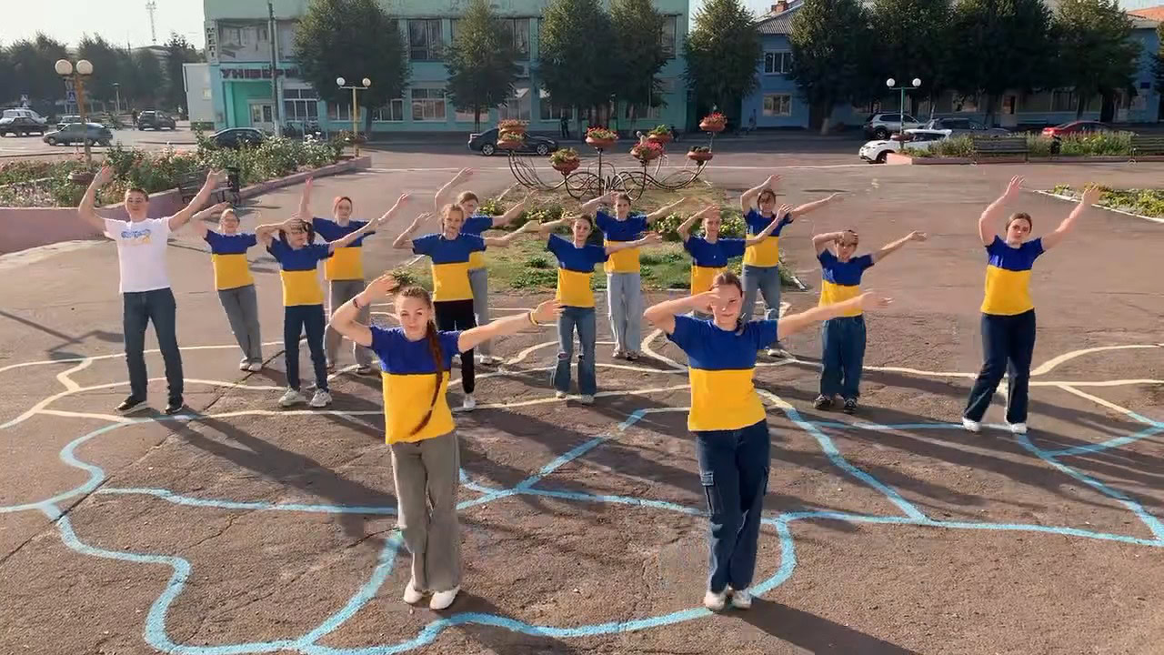 Патріотичний флешмоб «Мир над Україною»