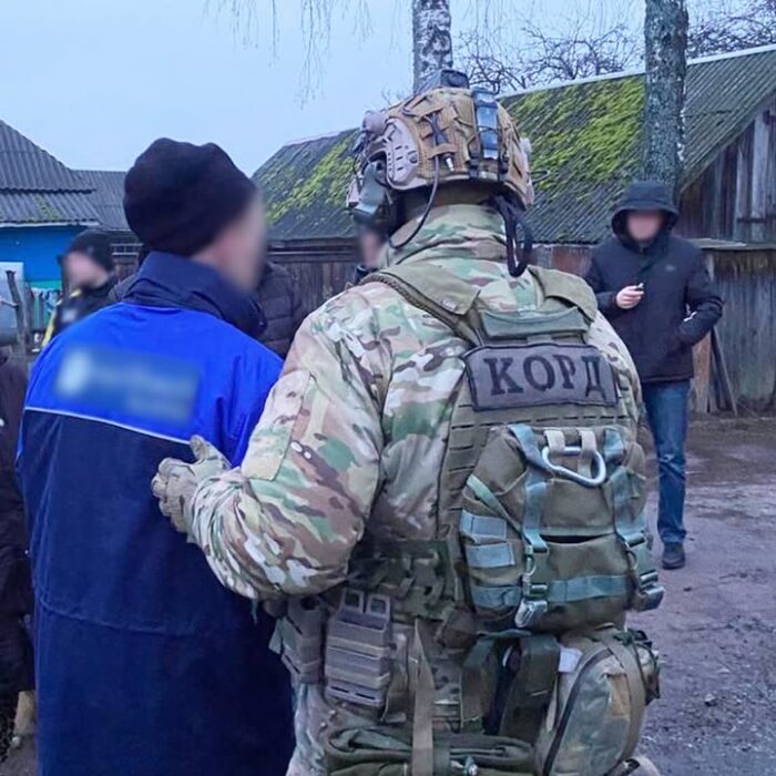 На Сновщині поліція викрила підозрюваних у підпалі автомобіля