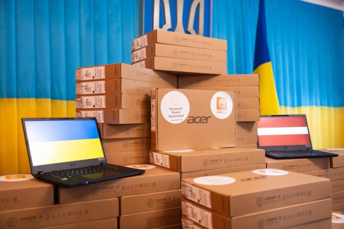 Сновська громада отримає 146 ноутбуків