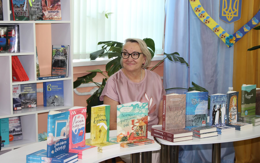 У Сновську презентували книгу «Хрещена» Людмили Охріменко