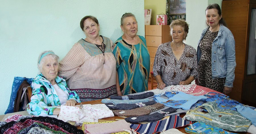 Сновські «Кульбабки» шиють речі для захисників України