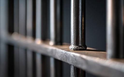 За психологічне насильство над рідною людиною жителю Сновська загрожує до двох років тюрми