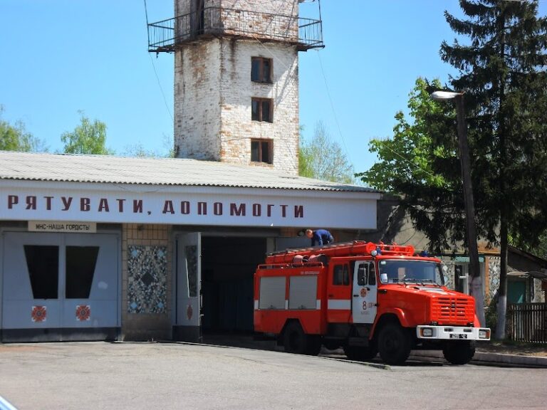 Пожежна частина №8 Корюківського РУ ГУ ДСНС у Чернігівській Області — Держустанови у Сновську