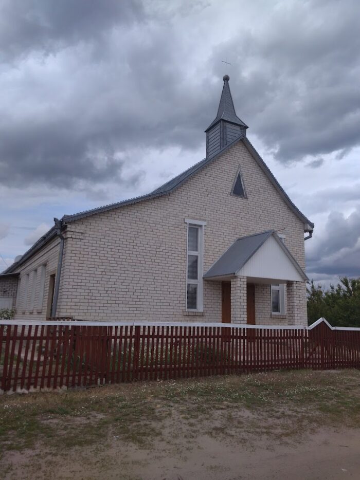 Seventh-day Adventist Church — Церкви у Сновську