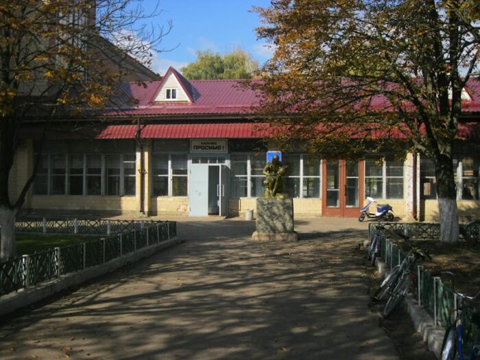 Сновський ліцей №1 Сновської міської ради Корюківського району — Освіта у Сновську