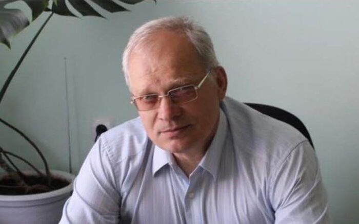 Лікар Володимир Цуприк приймає пацієнтів щосереди та щочетверга у Сновську
