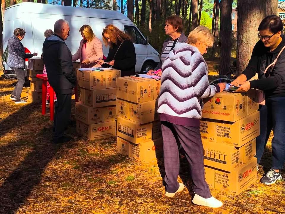 У Сновську видали гуманітарну допомогу особам з інвалідністю та родинам з дітьми з інвалідністю